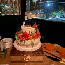 Load image into Gallery viewer, Rustic Twine Wrapped Cake Stand