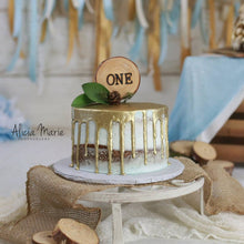 Load image into Gallery viewer, Rustic log slice cake topper by Perryhill Rustics