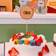 Load image into Gallery viewer, Rustic log slice cake topper by Perryhill Rustics
