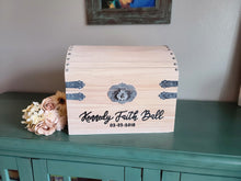 Load image into Gallery viewer, Personalized Graduation Keepsake Chest

