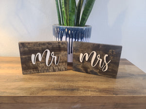 3D Mr and Mrs  Sweetheart Table Signs