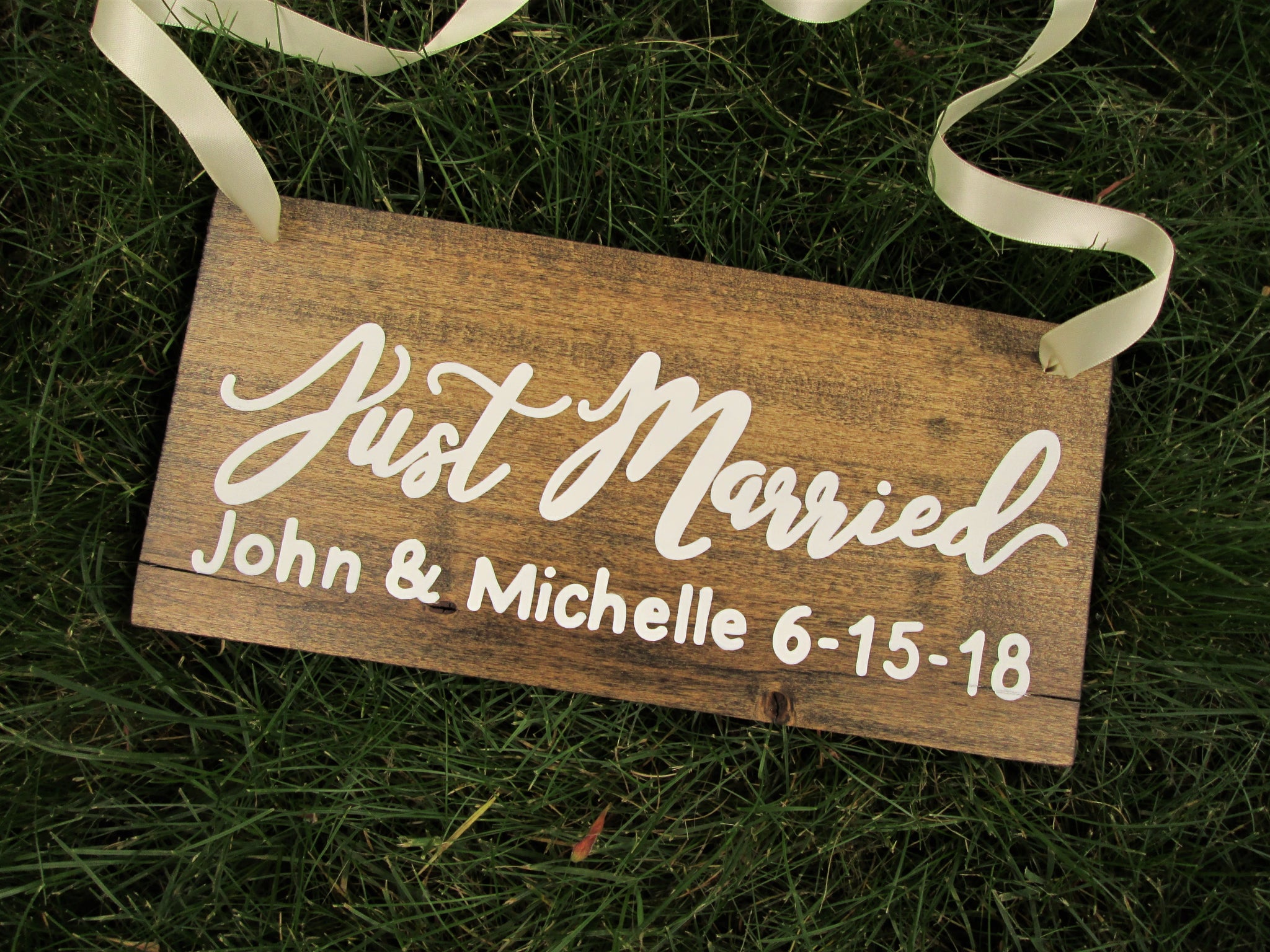 Just Married Personalized Wood Photo Prop Sign - by Perryhill Rustics –  PerryhillRustics